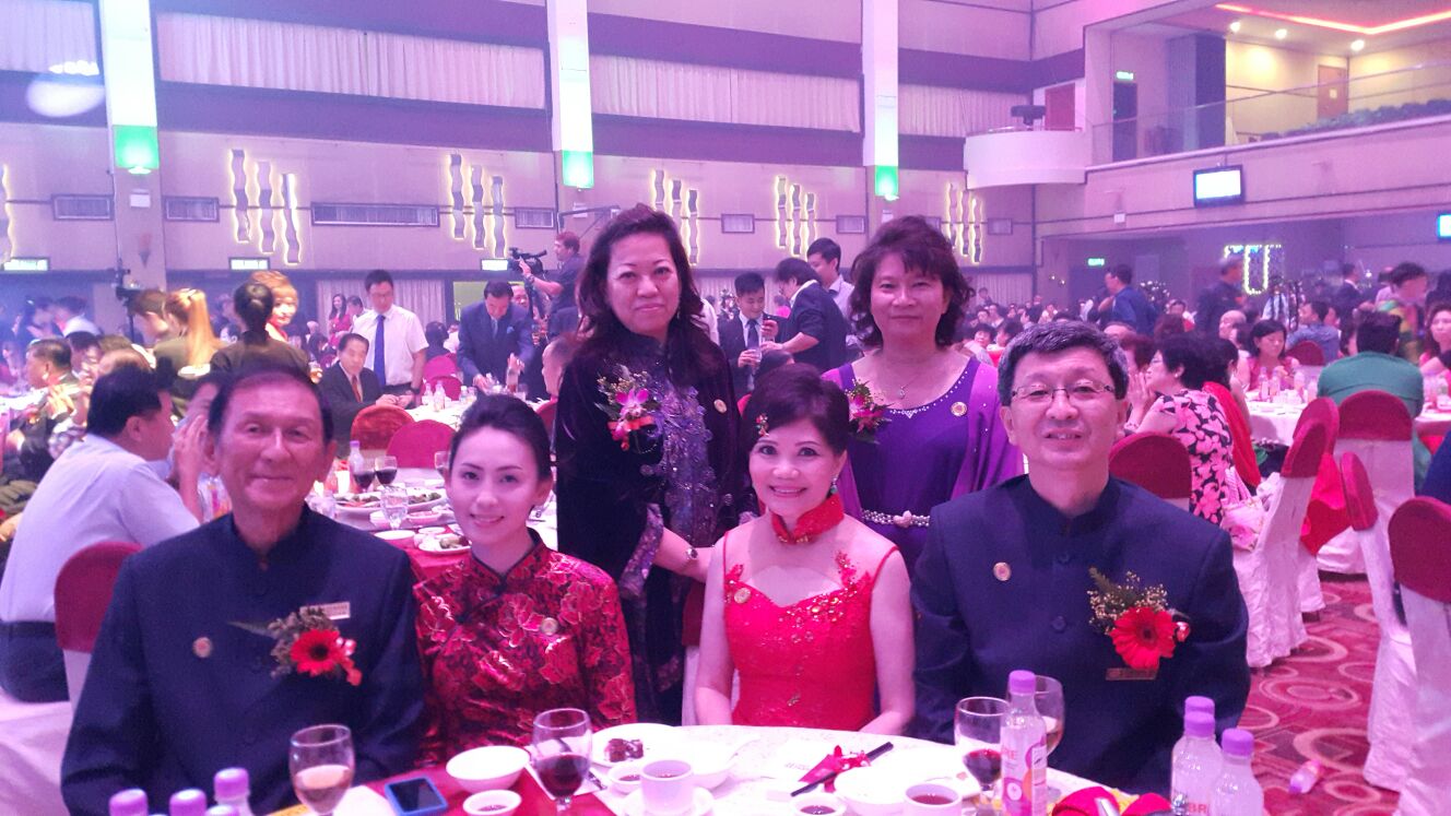 （左）丹斯里林沿海与（右）现任总会长丹斯里拿督斯里林福山合照