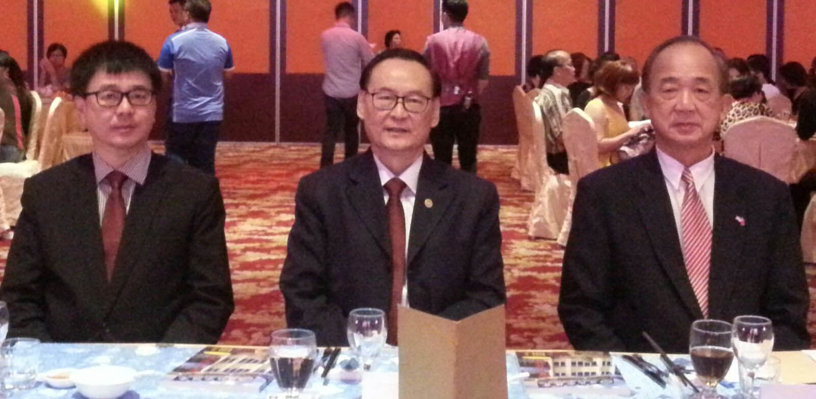 （左）林承利，拿督林家仪博士，拿督林忠财