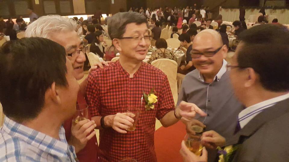 峇株巴辖林氏宗祠主办孝亲敬老，中秋晚会暨妇女组之林建柱杯hip hop 舞公开赛慈善晚会....与宗长们交流多开心和亲切感.