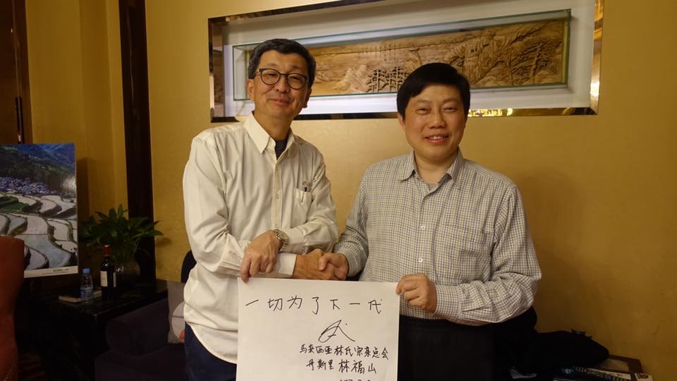总会长2日晚上接受中央新闻网站、-团中央未来网采访