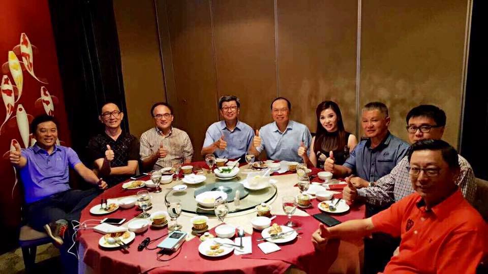 晚上与马来西亚林总荣誉顾问丹斯里林伟才宗长及朋友们聚餐交流。
