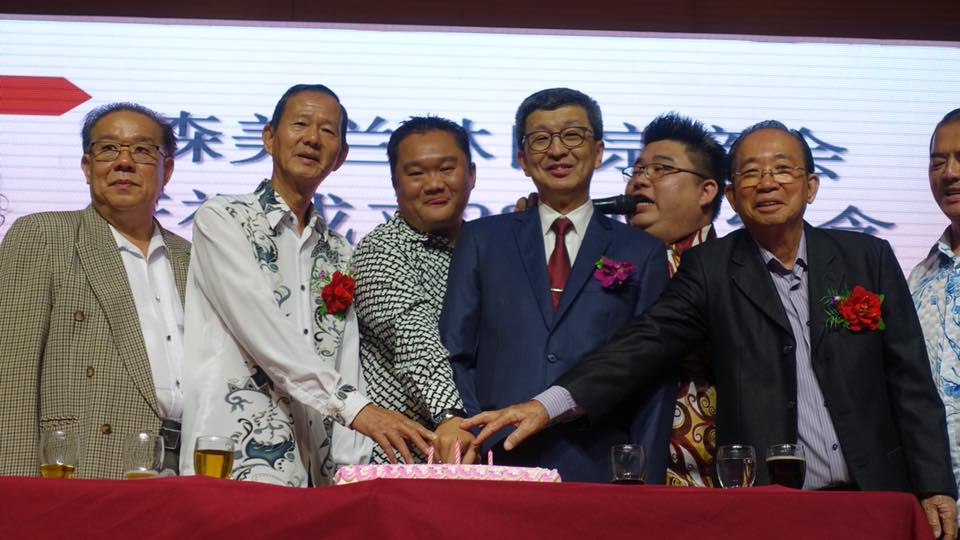 出席森美兰林氏宗亲会成立23周年联欢晚宴。宗亲们都享受这个愉快的晚上。我常说，每当和宗亲们度过一个晚宴后，我的心情都会放松和愉快。这股动力使我可以再一次的迈步向前。